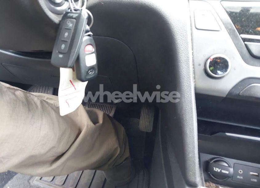 Photo 11 of 2018 Hyundai Elantra SE (VIN 5NPD74LF6JH254272)