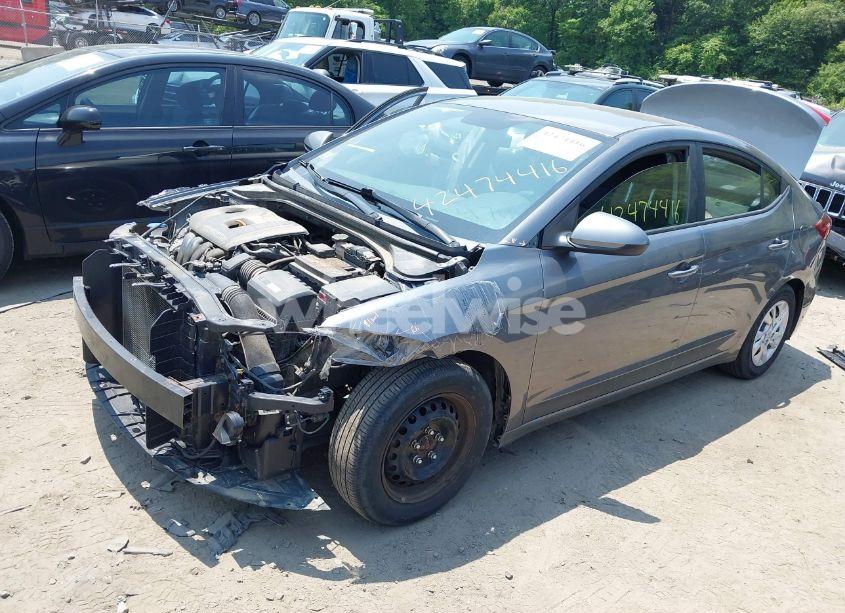 Photo 2 of 2018 Hyundai Elantra SE (VIN 5NPD74LF6JH254272)