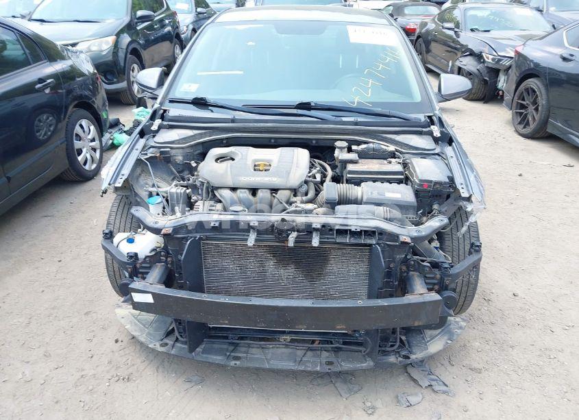 Photo 6 of 2018 Hyundai Elantra SE (VIN 5NPD74LF6JH254272)