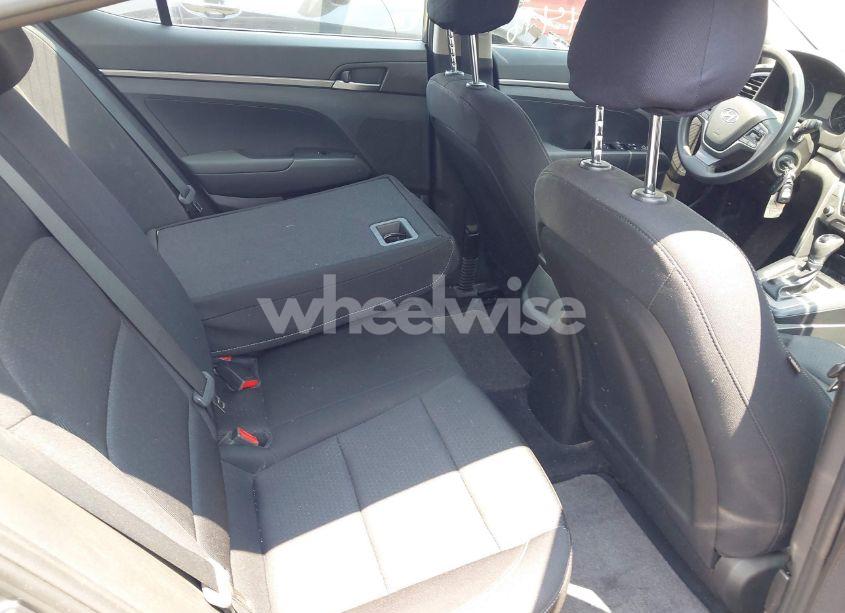 Photo 8 of 2018 Hyundai Elantra SE (VIN 5NPD74LF6JH254272)