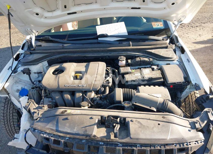 Photo 10 of 2018 Hyundai Elantra SE (VIN 5NPD74LF6JH254837)