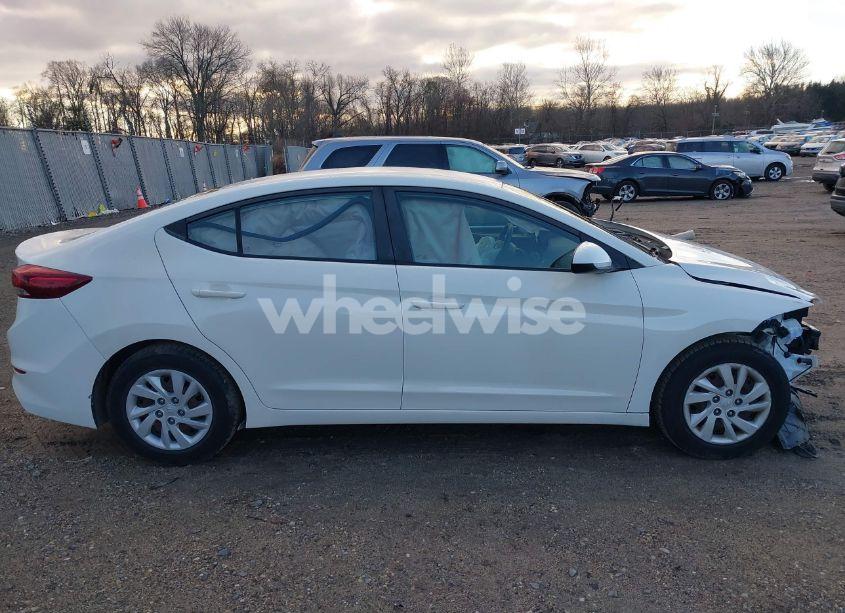 Photo 12 of 2018 Hyundai Elantra SE (VIN 5NPD74LF6JH254837)