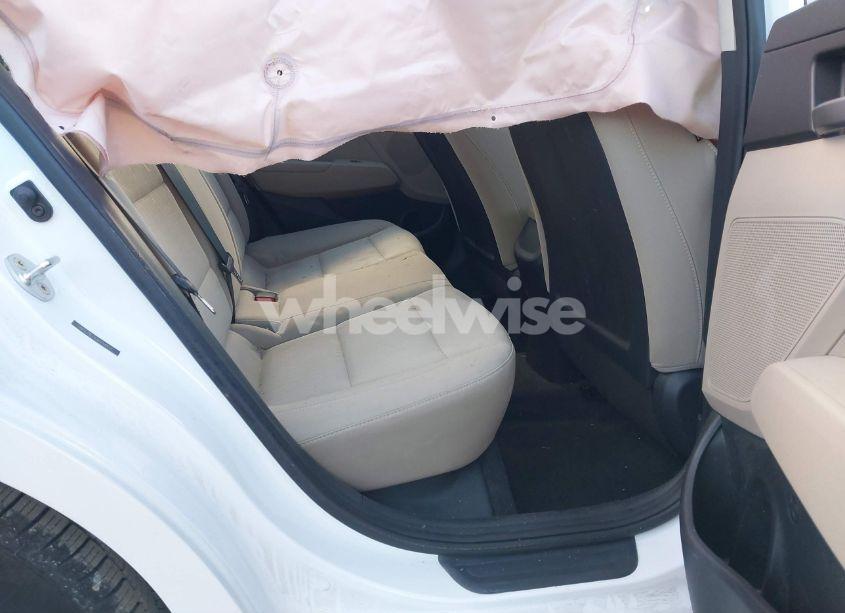 Photo 8 of 2018 Hyundai Elantra SE (VIN 5NPD74LF6JH254837)