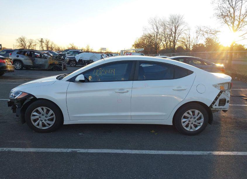 Photo 14 of 2018 Hyundai Elantra SE (VIN 5NPD74LF6JH277695)