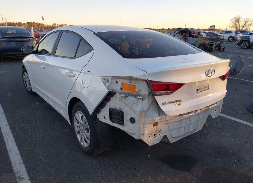 Photo 3 of 2018 Hyundai Elantra SE (VIN 5NPD74LF6JH277695)