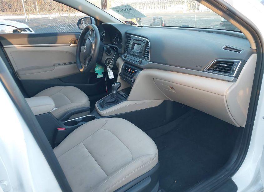 Photo 5 of 2018 Hyundai Elantra SE (VIN 5NPD74LF6JH277695)