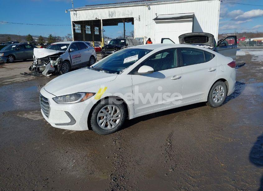 Photo 2 of 2018 Hyundai Elantra SE (VIN 5NPD74LF6JH278801)