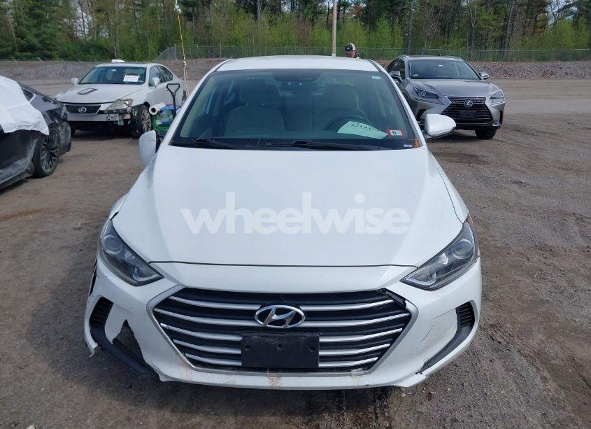 Photo 12 of 2018 Hyundai Elantra SE (VIN 5NPD74LF6JH279365)