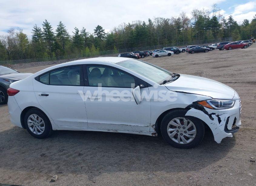 Photo 13 of 2018 Hyundai Elantra SE (VIN 5NPD74LF6JH279365)