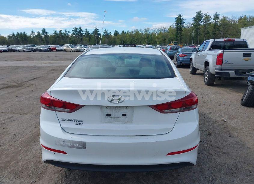 Photo 16 of 2018 Hyundai Elantra SE (VIN 5NPD74LF6JH279365)