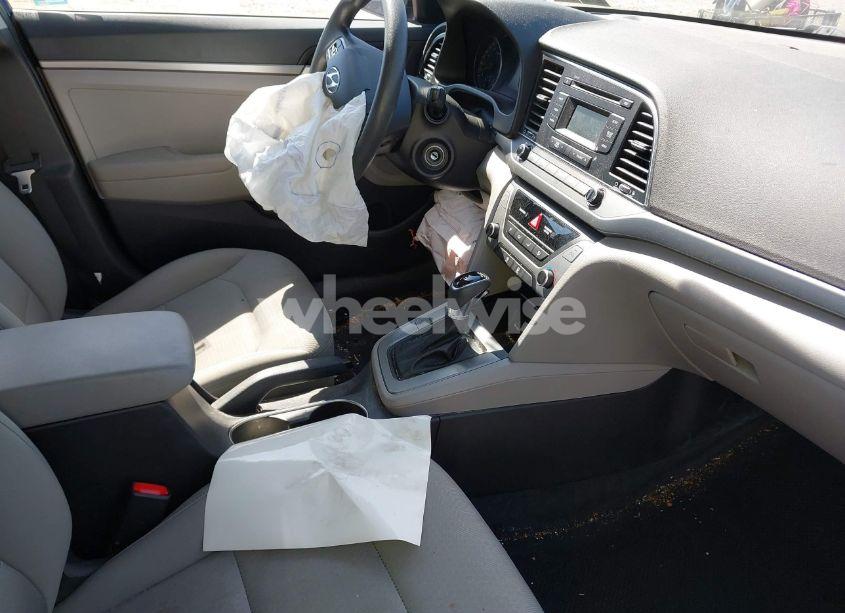 Photo 5 of 2018 Hyundai Elantra SE (VIN 5NPD74LF6JH287837)