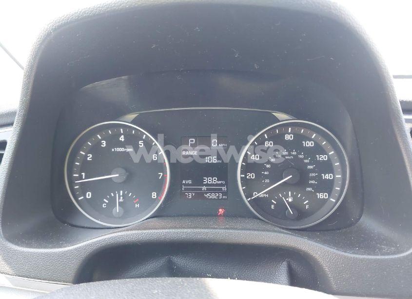 Photo 7 of 2018 Hyundai Elantra SE (VIN 5NPD74LF6JH287837)