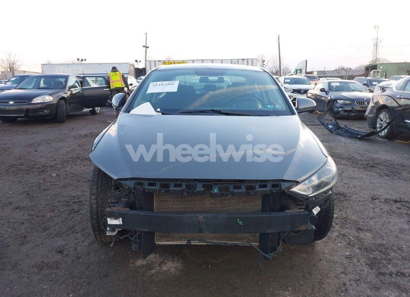 Photo 11 of 2018 Hyundai Elantra SE (VIN 5NPD74LF6JH290172)