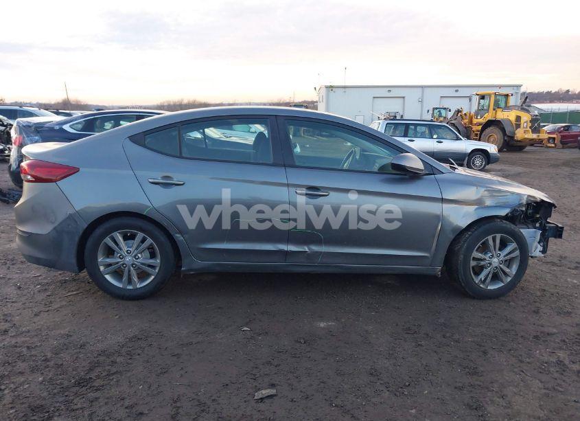 Photo 12 of 2018 Hyundai Elantra SE (VIN 5NPD74LF6JH290172)