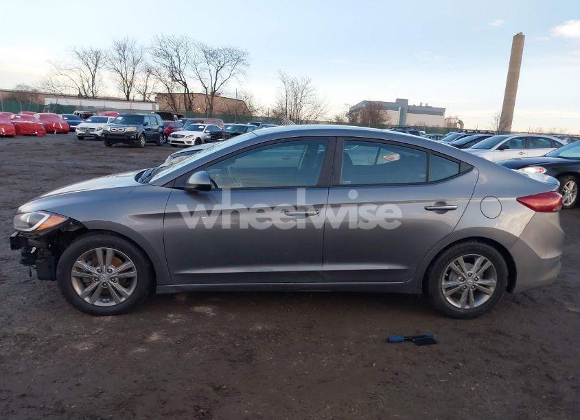 Photo 13 of 2018 Hyundai Elantra SE (VIN 5NPD74LF6JH290172)