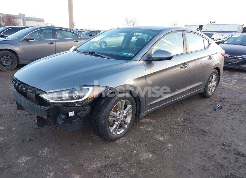 Photo 2 of 2018 Hyundai Elantra SE (VIN 5NPD74LF6JH290172)