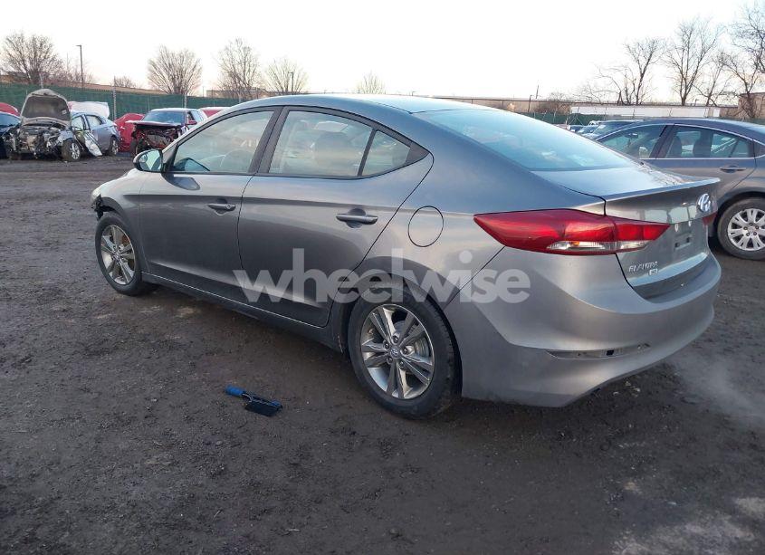 Photo 3 of 2018 Hyundai Elantra SE (VIN 5NPD74LF6JH290172)