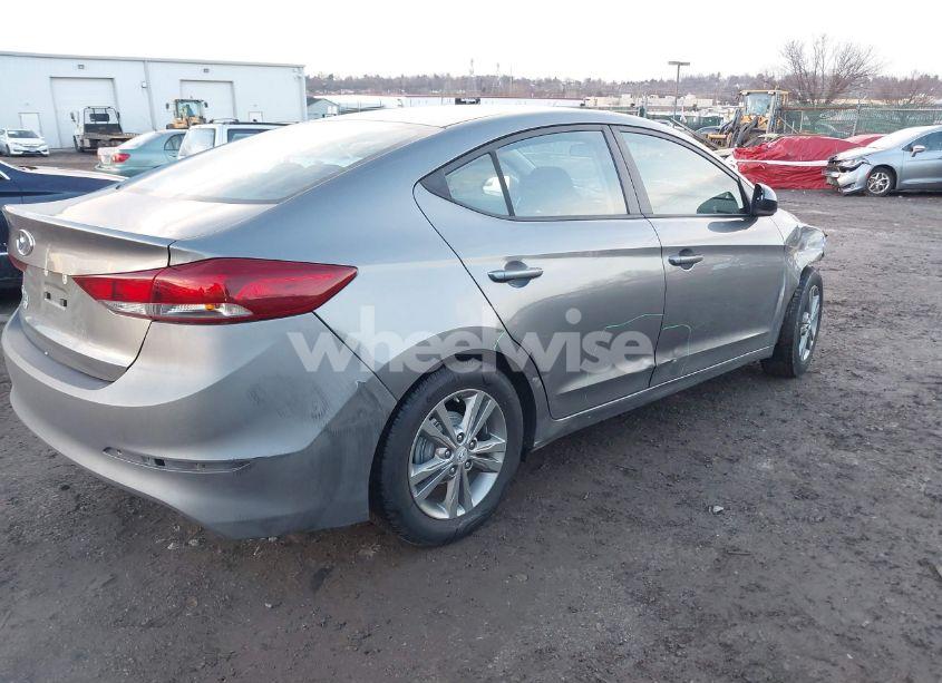 Photo 4 of 2018 Hyundai Elantra SE (VIN 5NPD74LF6JH290172)