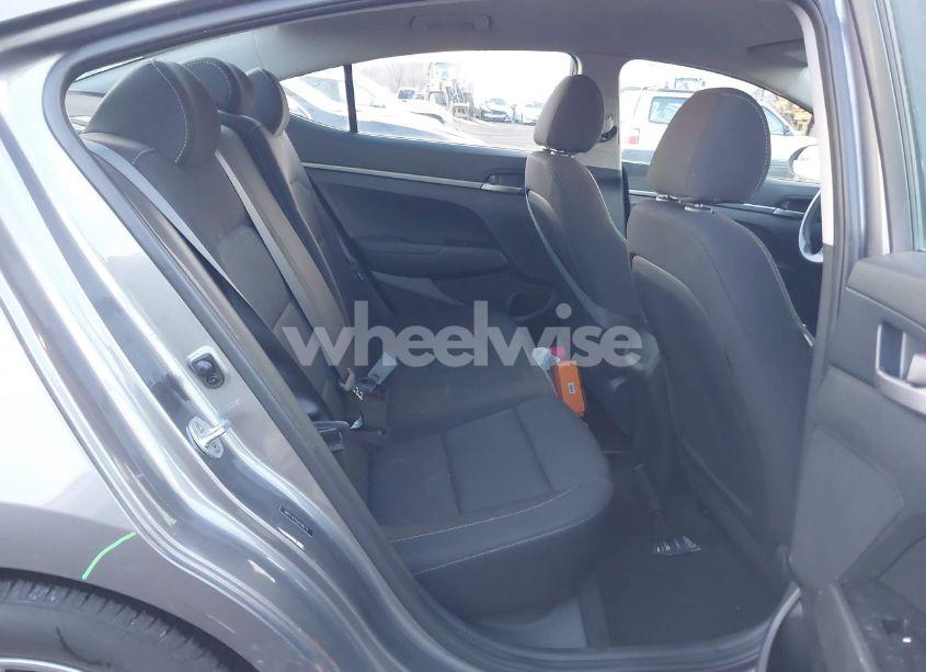 Photo 8 of 2018 Hyundai Elantra SE (VIN 5NPD74LF6JH290172)