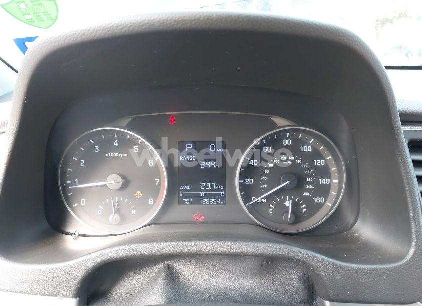 Photo 7 of 2018 Hyundai Elantra SE (VIN 5NPD74LF6JH294643)