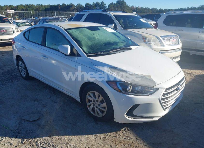 2018 Hyundai Elantra SE (VIN 5NPD74LF6JH314602) main photo