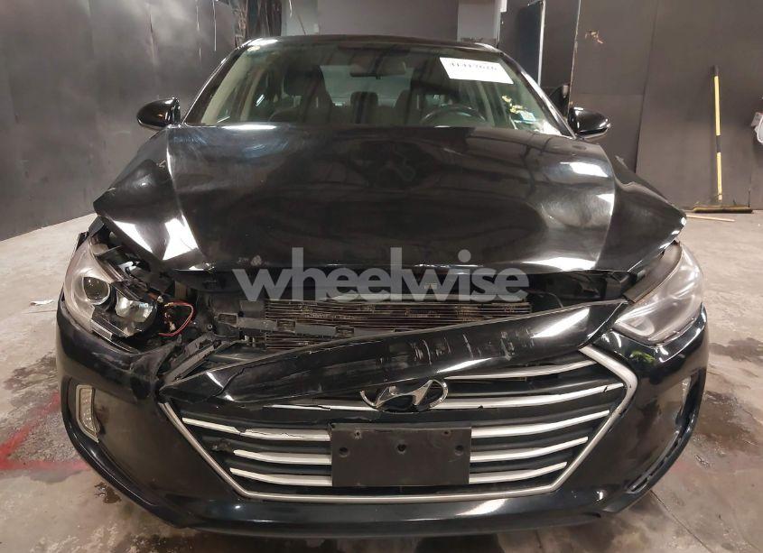 Photo 12 of 2018 Hyundai Elantra SE (VIN 5NPD74LF6JH353447)