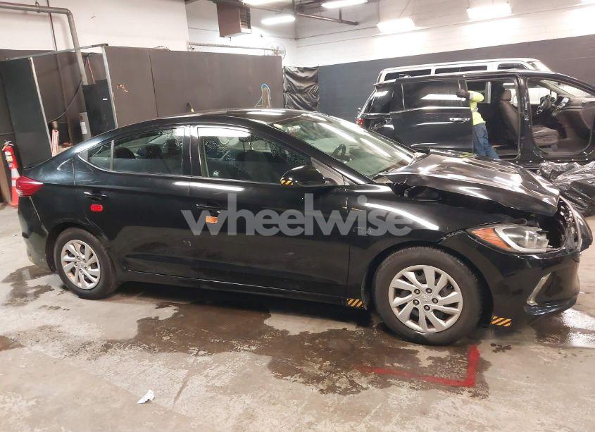 Photo 13 of 2018 Hyundai Elantra SE (VIN 5NPD74LF6JH353447)