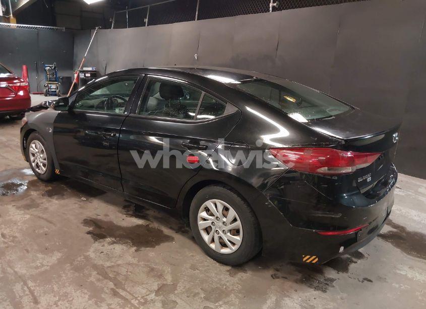Photo 3 of 2018 Hyundai Elantra SE (VIN 5NPD74LF6JH353447)