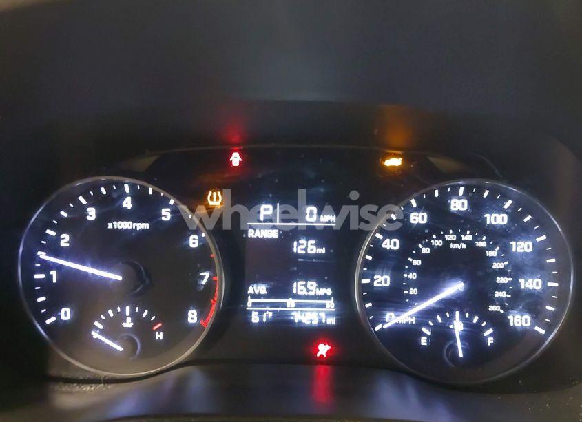 Photo 7 of 2018 Hyundai Elantra SE (VIN 5NPD74LF6JH353447)