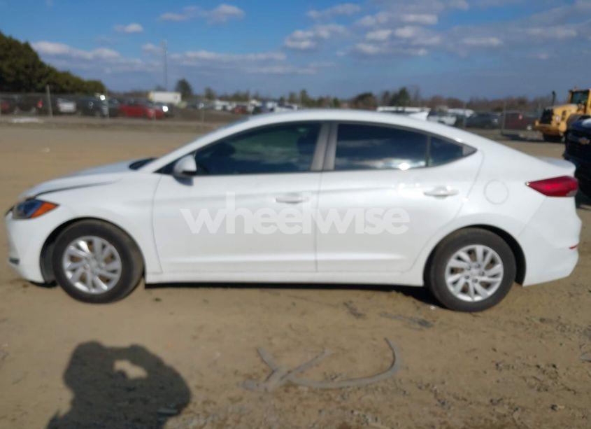 Photo 14 of 2018 Hyundai Elantra SE (VIN 5NPD74LF6JH398422)