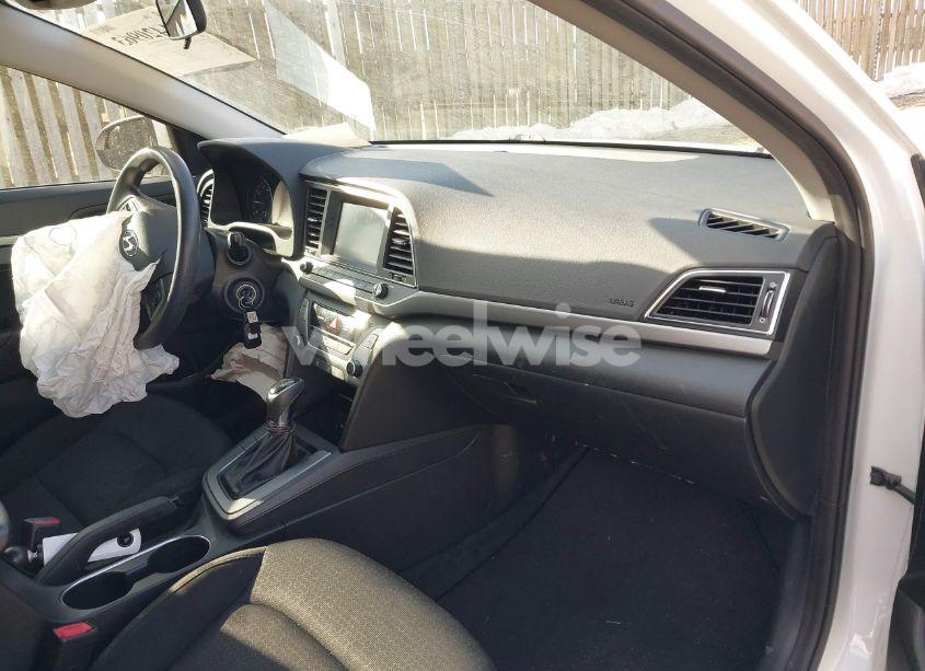 Photo 5 of 2018 Hyundai Elantra SE (VIN 5NPD74LF6JH398422)