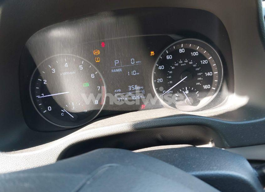 Photo 7 of 2018 Hyundai Elantra SE (VIN 5NPD74LF6JH398422)