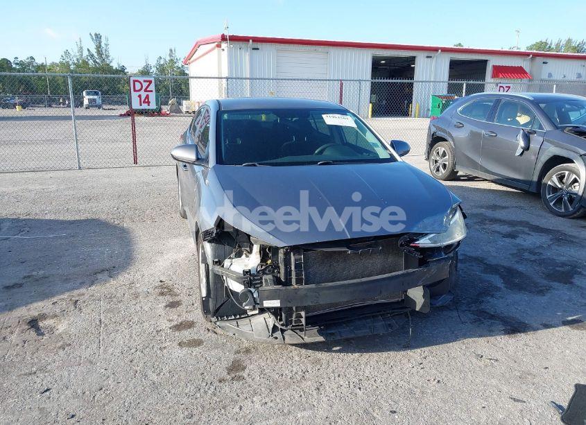 Photo 6 of 2019 Hyundai Elantra SE (VIN 5NPD74LF6KH406150)