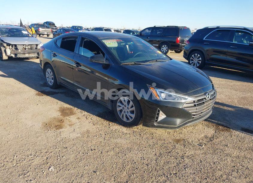 2019 Hyundai Elantra SE (VIN 5NPD74LF6KH418766) main photo