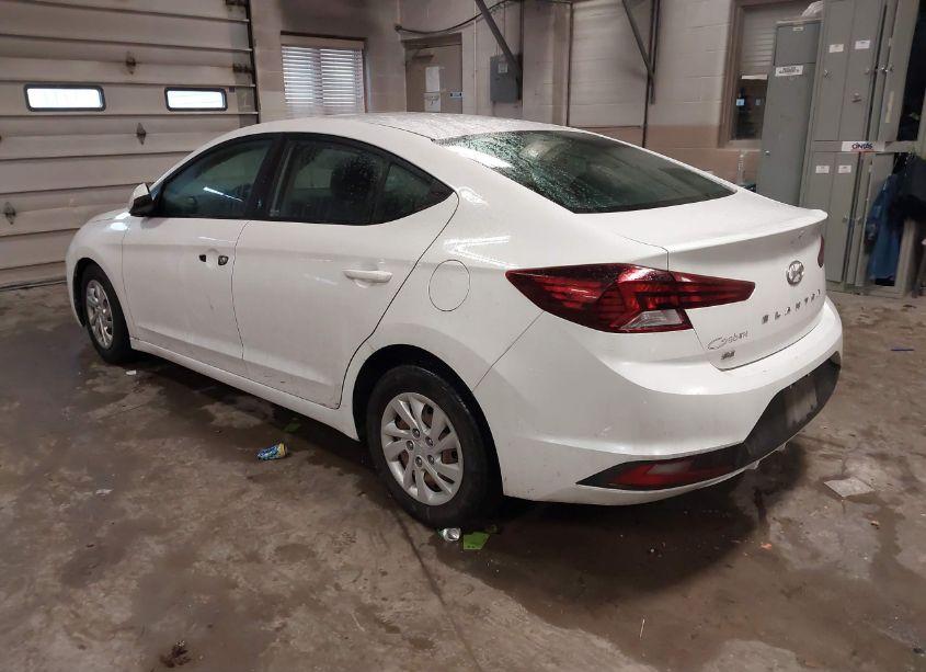 Photo 3 of 2019 Hyundai Elantra SE (VIN 5NPD74LF6KH423997)