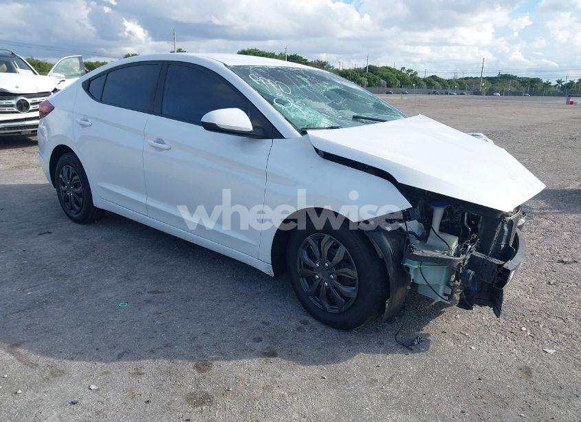 2019 Hyundai Elantra SE (VIN 5NPD74LF6KH429914) main photo