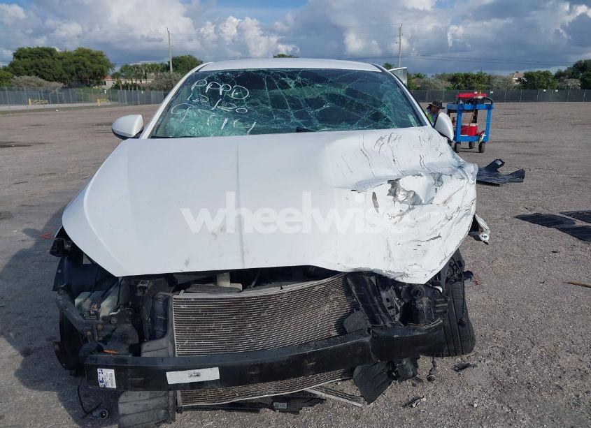 Photo 12 of 2019 Hyundai Elantra SE (VIN 5NPD74LF6KH429914)