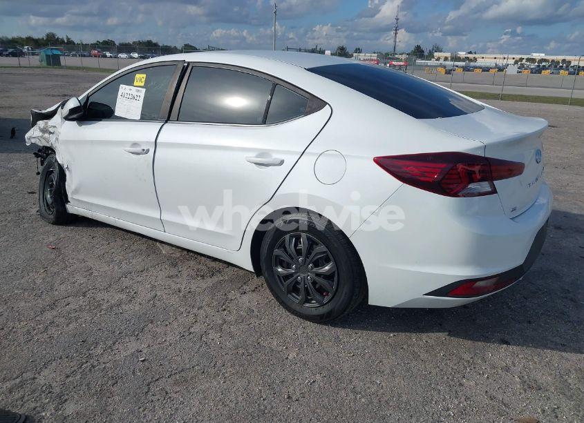 Photo 3 of 2019 Hyundai Elantra SE (VIN 5NPD74LF6KH429914)