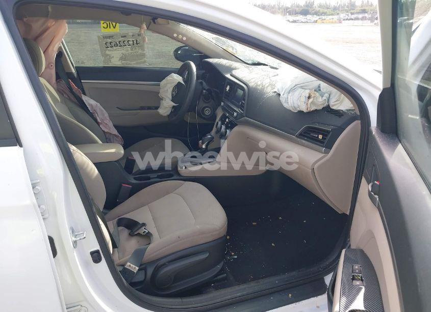 Photo 5 of 2019 Hyundai Elantra SE (VIN 5NPD74LF6KH429914)