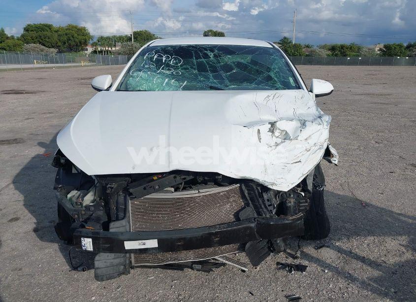 Photo 6 of 2019 Hyundai Elantra SE (VIN 5NPD74LF6KH429914)