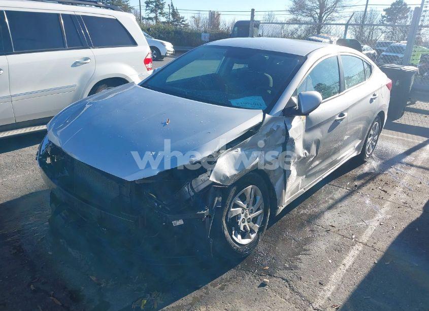 Photo 2 of 2019 Hyundai Elantra SE (VIN 5NPD74LF6KH449063)
