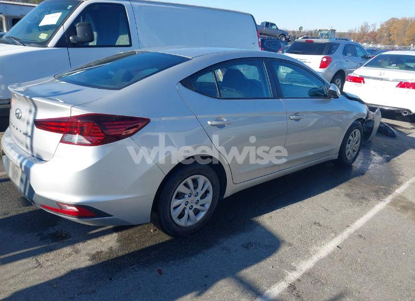 Photo 4 of 2019 Hyundai Elantra SE (VIN 5NPD74LF6KH449063)