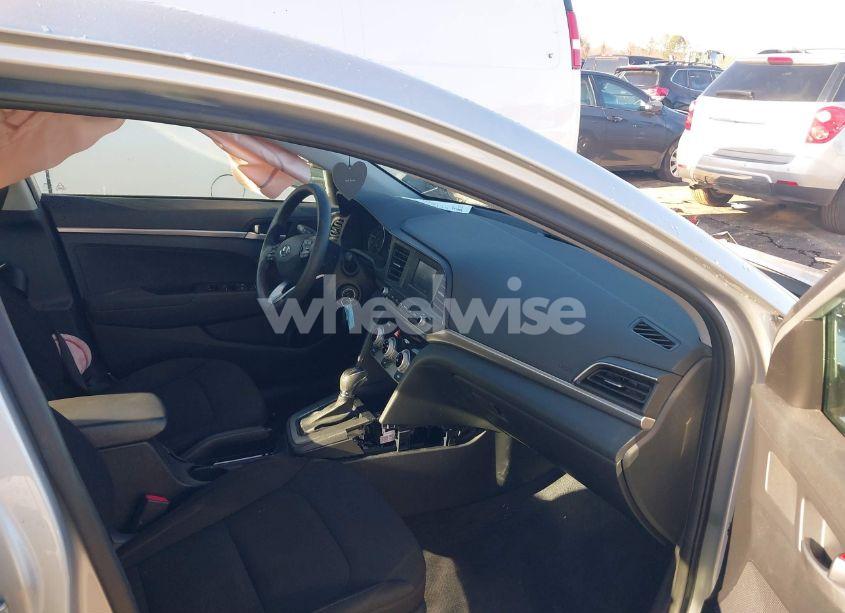 Photo 5 of 2019 Hyundai Elantra SE (VIN 5NPD74LF6KH449063)