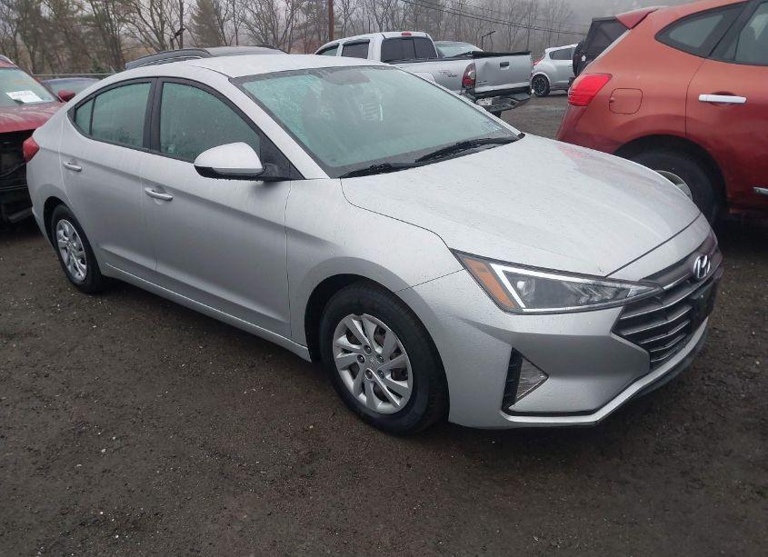 2019 Hyundai Elantra SE (VIN 5NPD74LF6KH452531) main photo