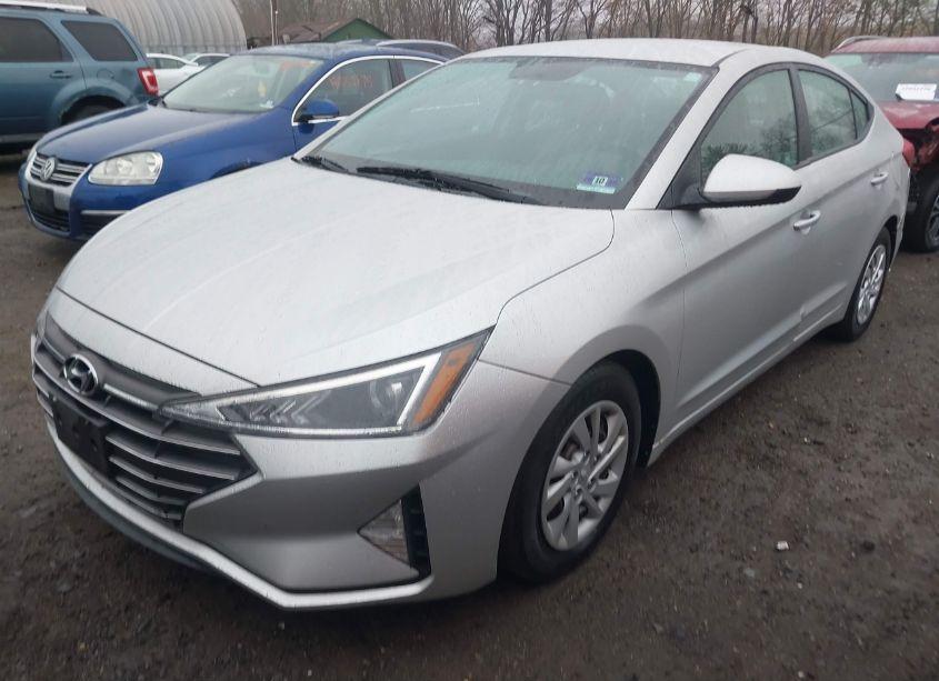 Photo 2 of 2019 Hyundai Elantra SE (VIN 5NPD74LF6KH452531)