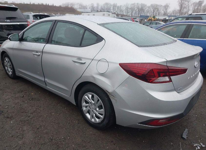 Photo 3 of 2019 Hyundai Elantra SE (VIN 5NPD74LF6KH452531)