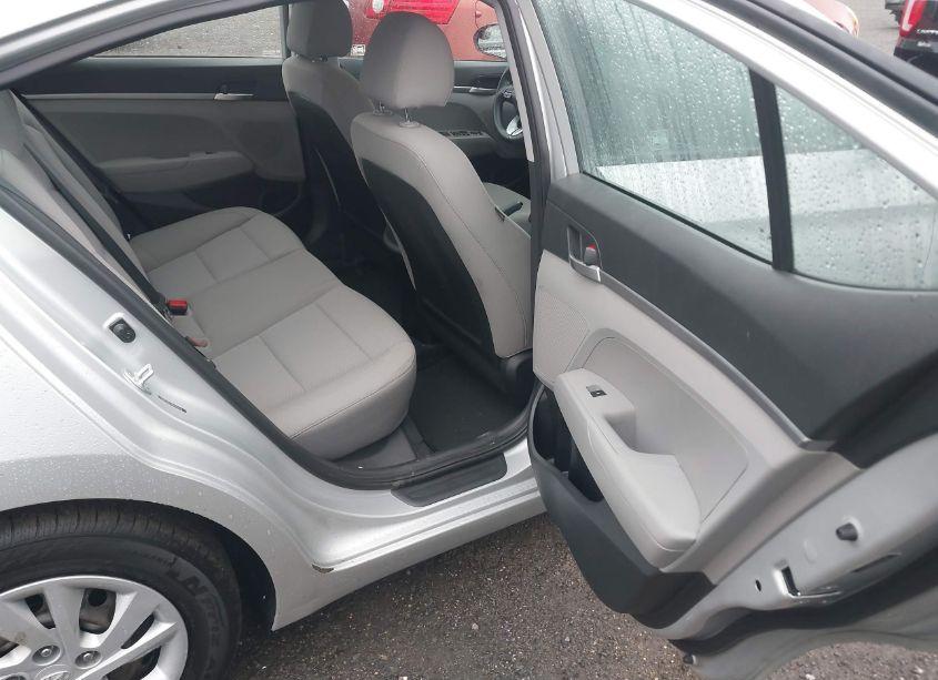 Photo 8 of 2019 Hyundai Elantra SE (VIN 5NPD74LF6KH452531)