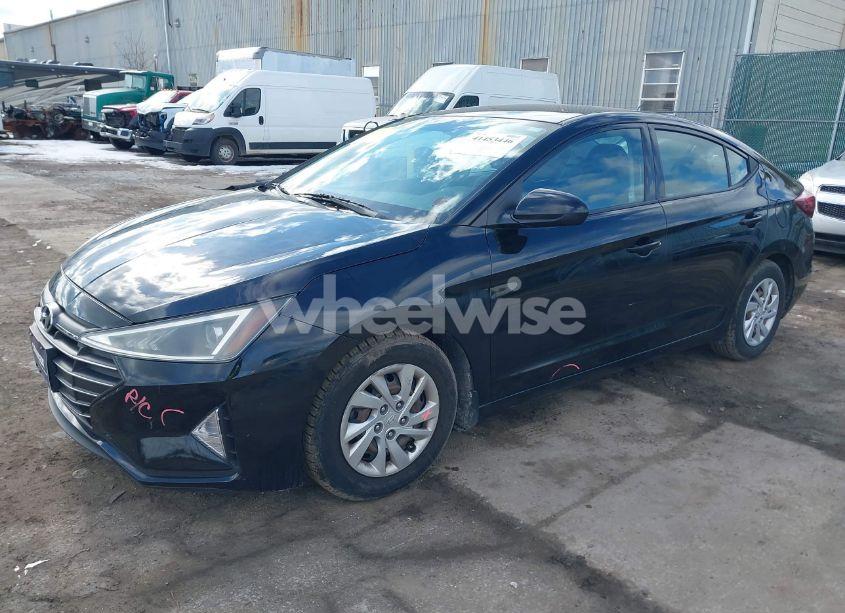 Photo 2 of 2019 Hyundai Elantra SE (VIN 5NPD74LF6KH453212)