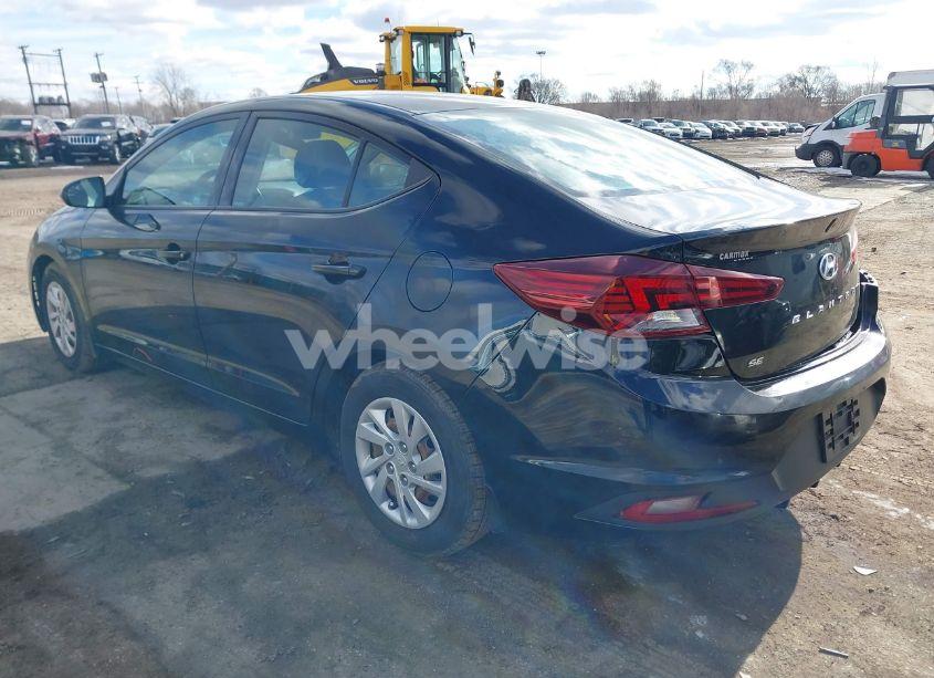 Photo 3 of 2019 Hyundai Elantra SE (VIN 5NPD74LF6KH453212)