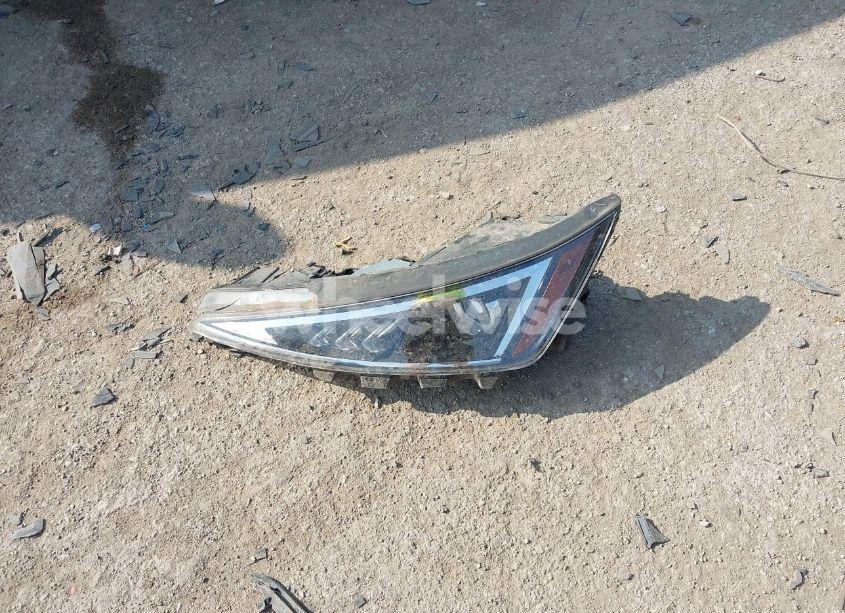 Photo 12 of 2019 Hyundai Elantra SE (VIN 5NPD74LF6KH454327)